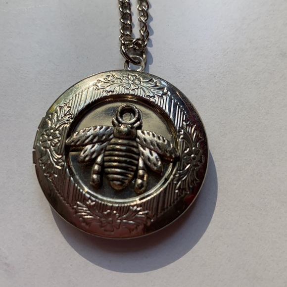 Bee Beekeper Jewelry Set Jewelry Earrings with Pearls, a Bracelet, Two Necklaces - Picture 2 of 8